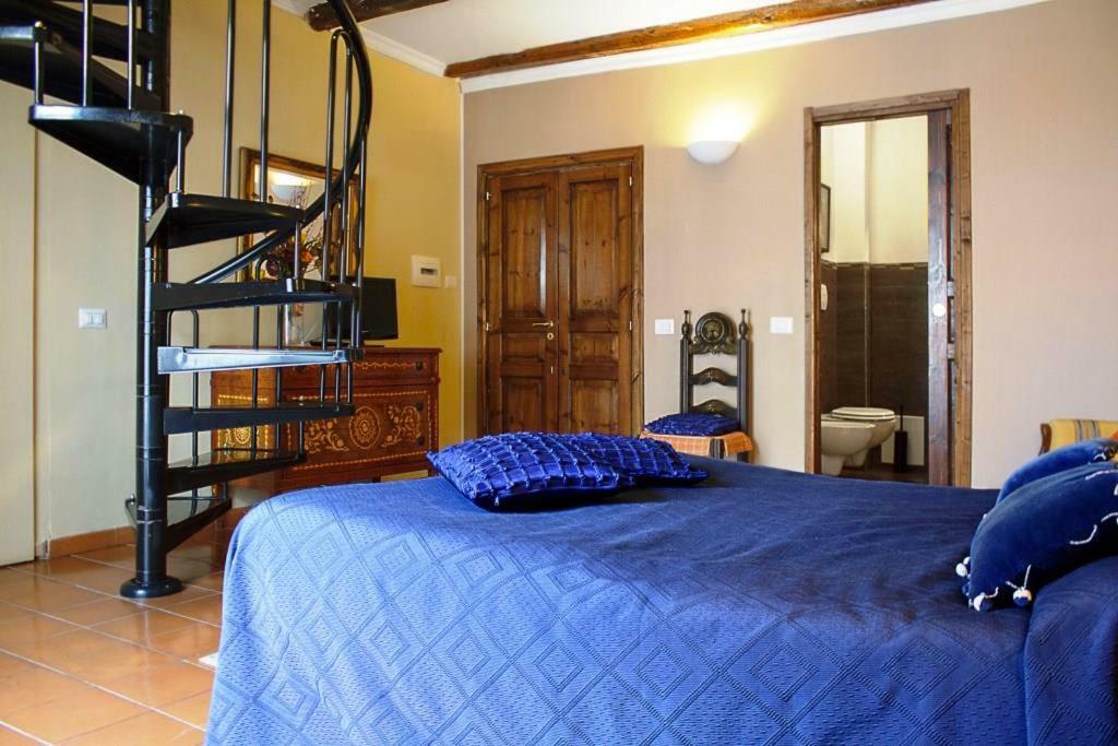Donna Regina Dimora D'Epoca Apartment Naples Exterior photo